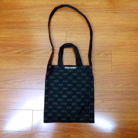 Fred Perry Tote Bag Black Laurel Wreath Logo Carryall Shopper Crossbody Nylon - Picture 8 of 11